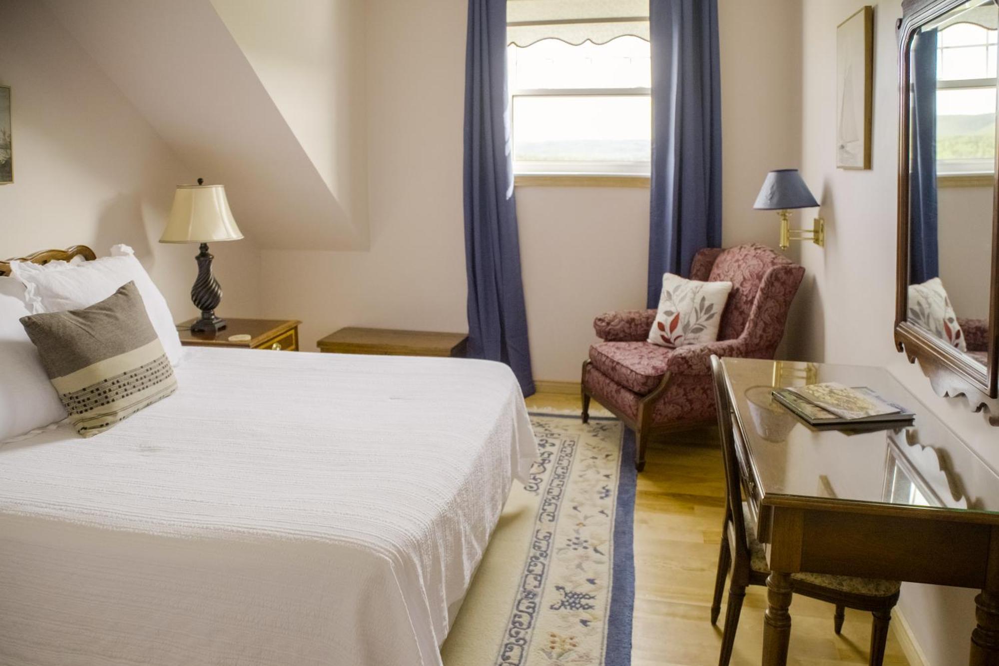 Chanterelle Inn & Cottages Baddeck Exterior photo